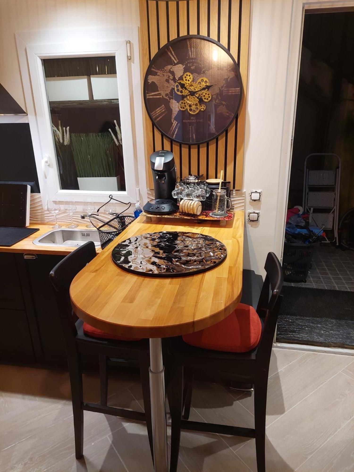 Paris-Julesverne-Bienvenue-Terrasse-Netflix Pantin Ngoại thất bức ảnh