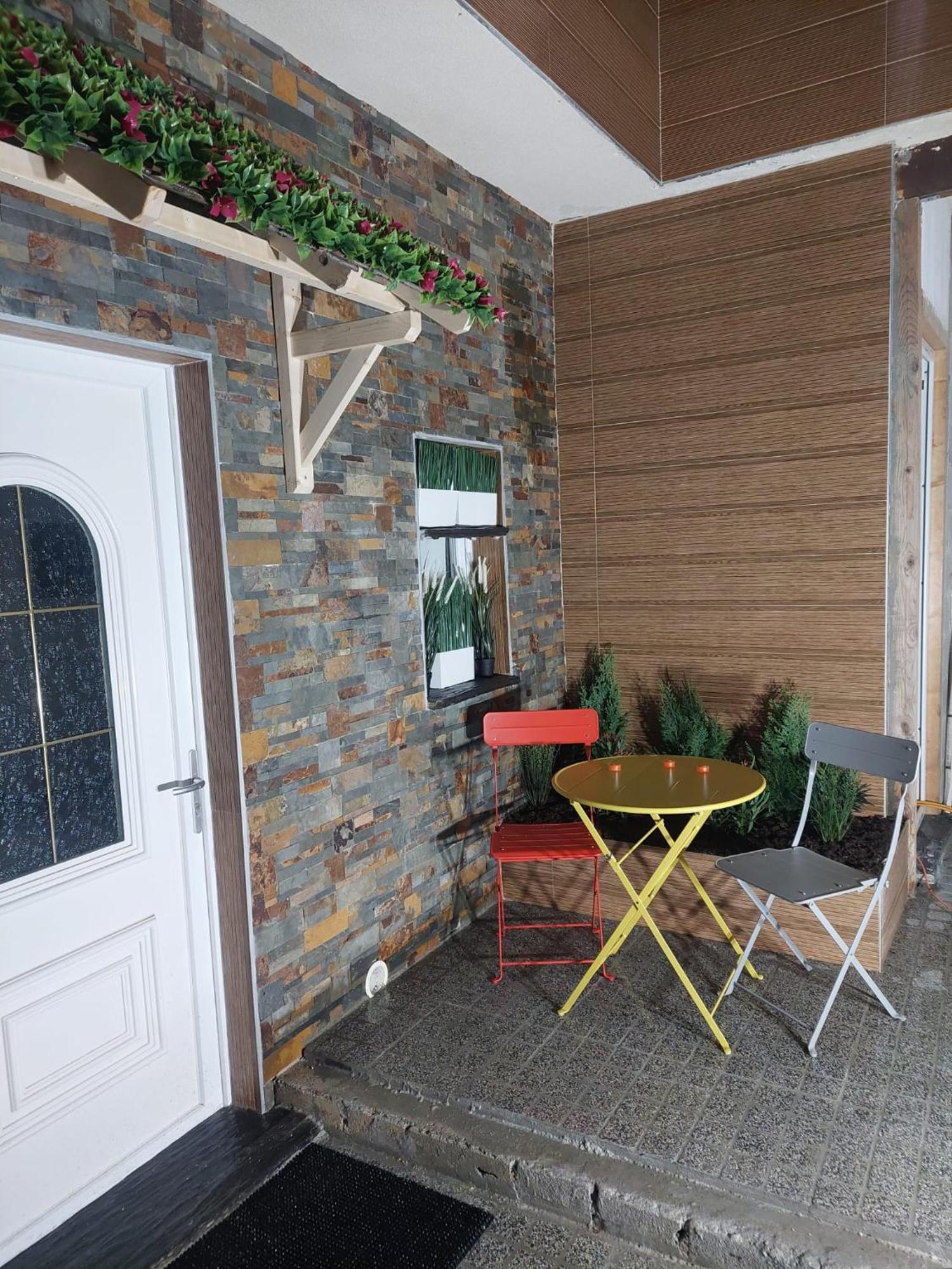 Paris-Julesverne-Bienvenue-Terrasse-Netflix Pantin Ngoại thất bức ảnh