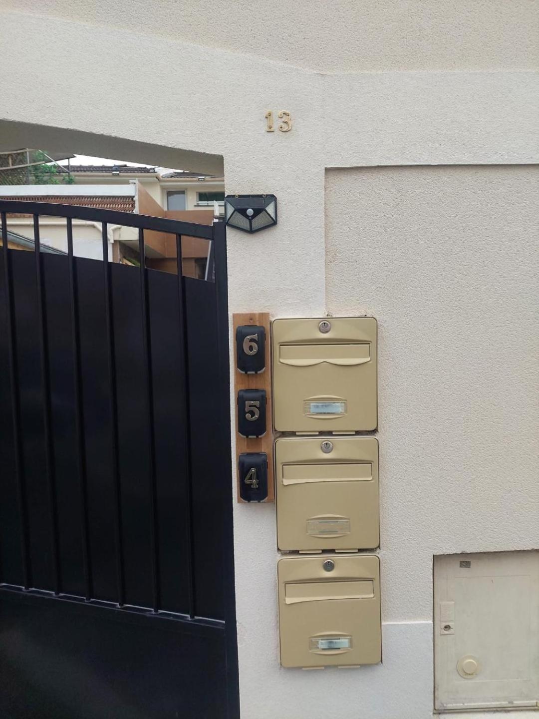 Paris-Julesverne-Bienvenue-Terrasse-Netflix Pantin Ngoại thất bức ảnh